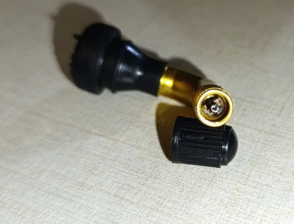 EV SCOTTY WHEEL NOSEL angle 2